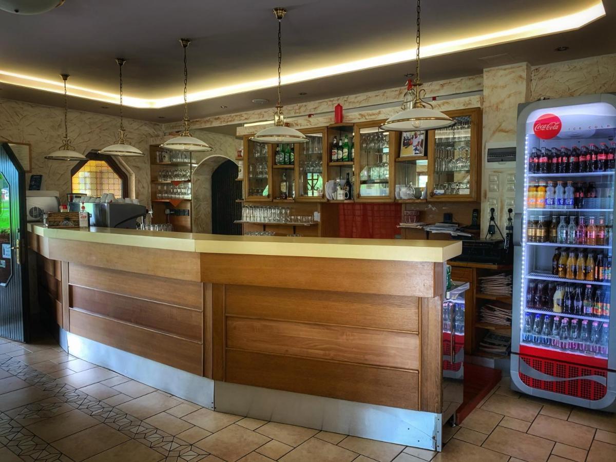 Hotel Zeta لينتي المظهر الخارجي الصورة