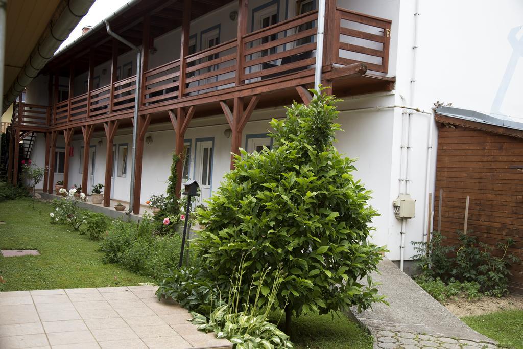 Hotel Zeta لينتي المظهر الخارجي الصورة