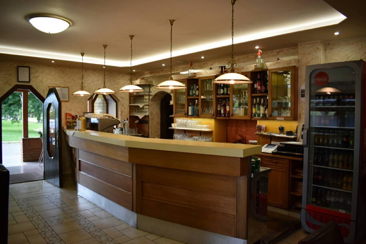 Hotel Zeta لينتي المظهر الخارجي الصورة